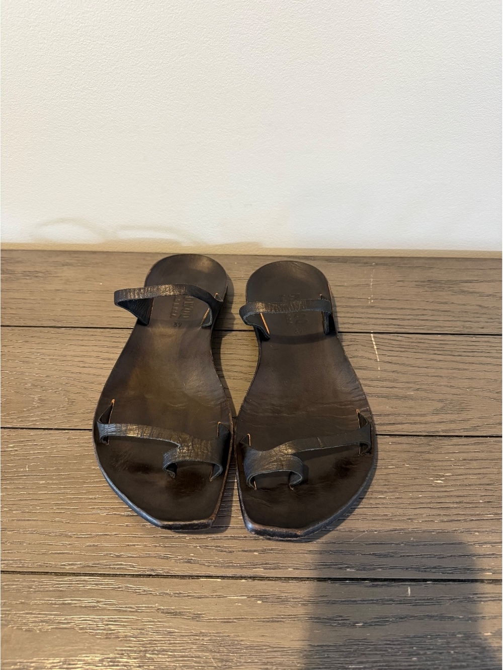 Cydwoq Flat Sandals Women’s Size 39/8.5